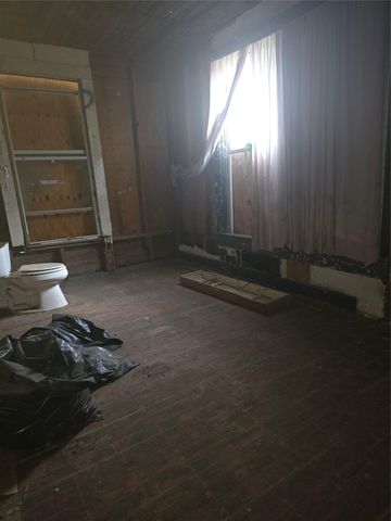 901 W 5th ST, Taylor, TX 76574