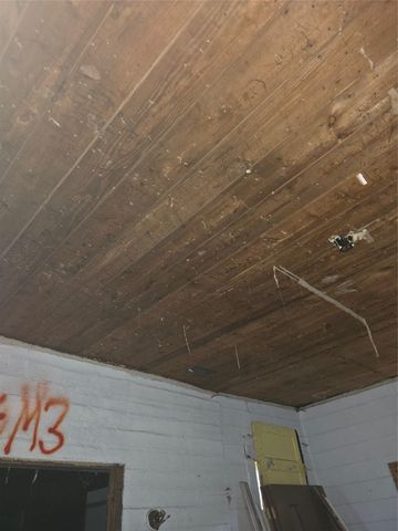 901 W 5th ST, Taylor, TX 76574