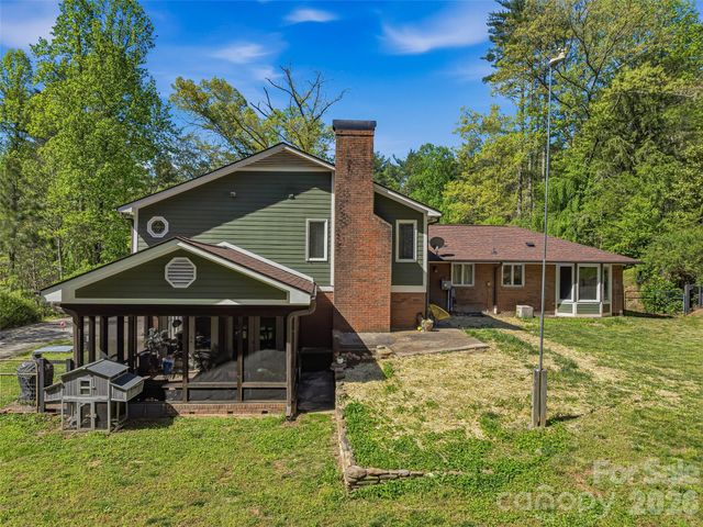 73 Redwood Street, Brevard, NC 28712