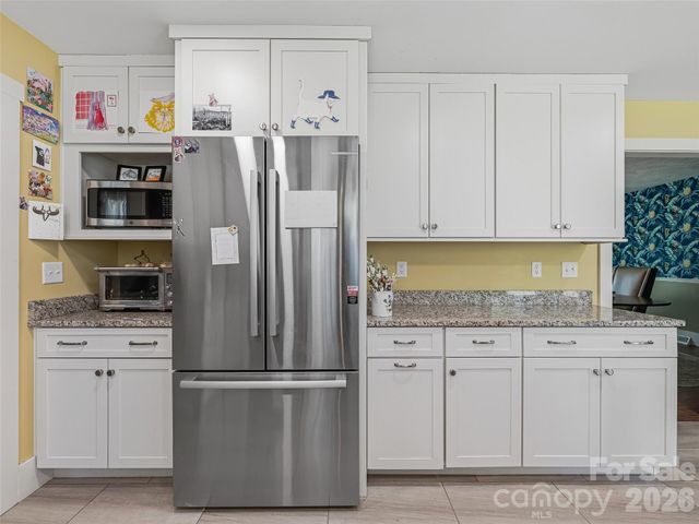 73 Redwood Street, Brevard, NC 28712