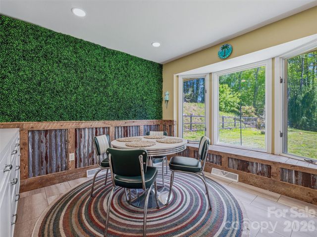 73 Redwood Street, Brevard, NC 28712