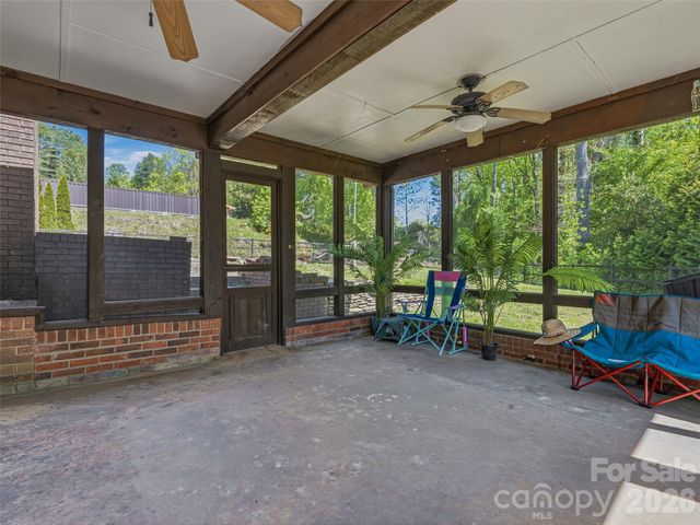 73 Redwood Street, Brevard, NC 28712