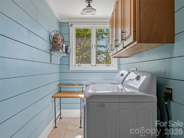 73 Redwood Street, Brevard, NC 28712