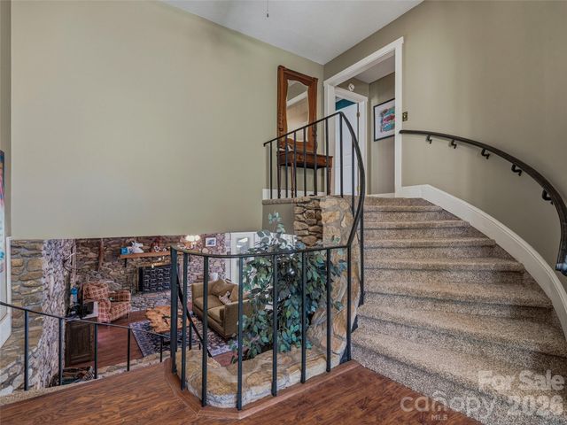 73 Redwood Street, Brevard, NC 28712