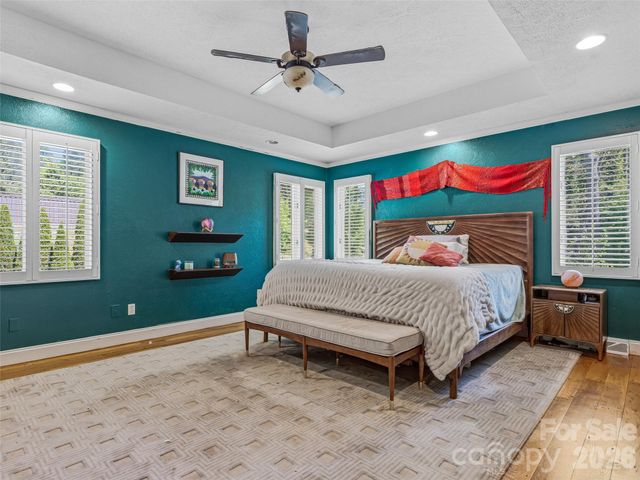 73 Redwood Street, Brevard, NC 28712