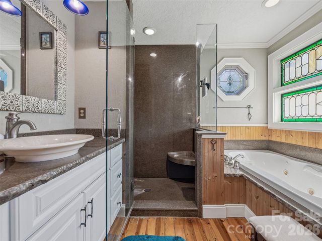 73 Redwood Street, Brevard, NC 28712