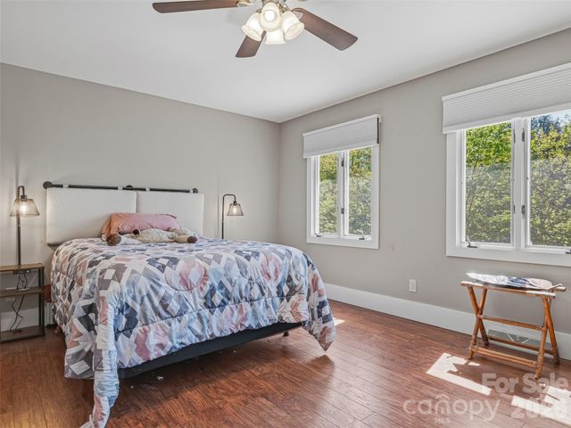 73 Redwood Street, Brevard, NC 28712