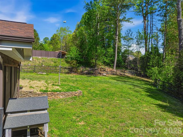 73 Redwood Street, Brevard, NC 28712