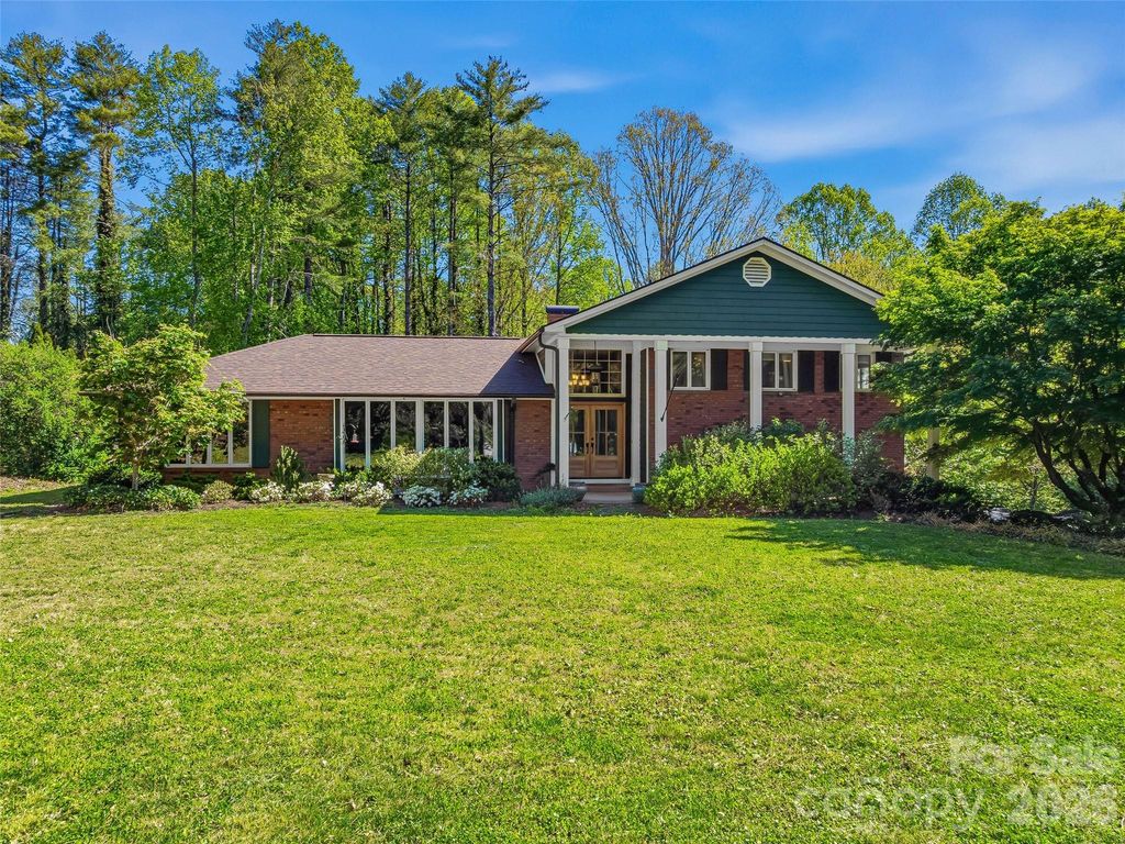 73 Redwood Street, Brevard, NC 28712
