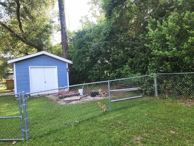 104 Anne St., Petal, MS 39465