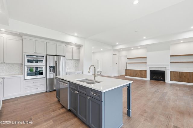 3214 Grand Lakes Dr, Louisville, KY 40299