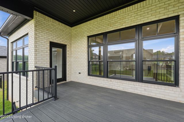 3214 Grand Lakes Dr, Louisville, KY 40299