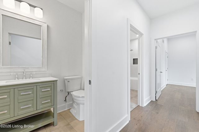 3214 Grand Lakes Dr, Louisville, KY 40299