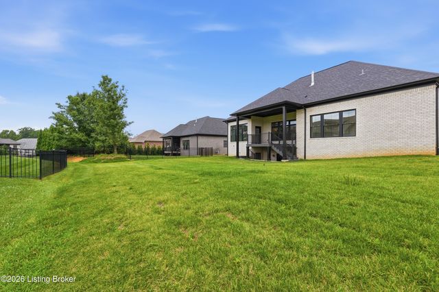 3214 Grand Lakes Dr, Louisville, KY 40299