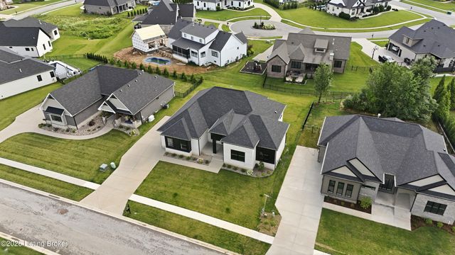 3214 Grand Lakes Dr, Louisville, KY 40299