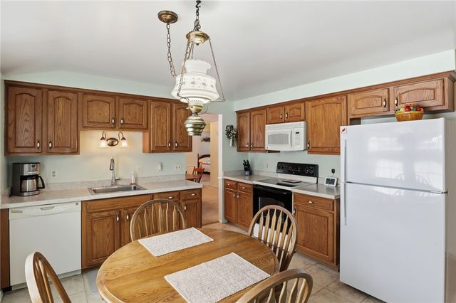 25 Yarkerdale Drive, Greece, NY 14615