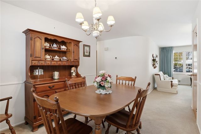 25 Yarkerdale Drive, Greece, NY 14615