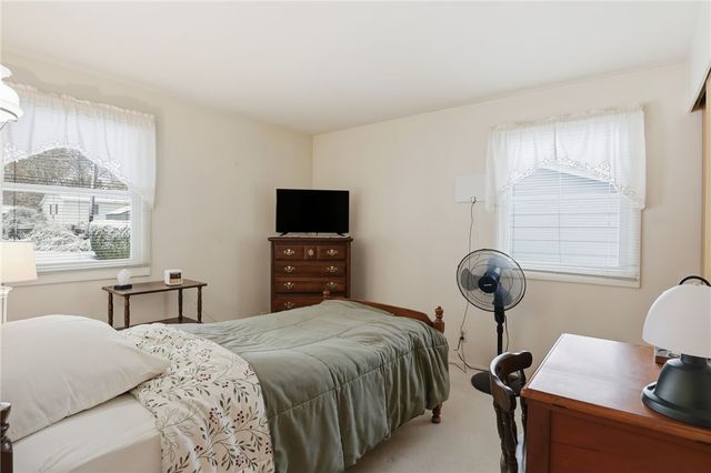 25 Yarkerdale Drive, Greece, NY 14615