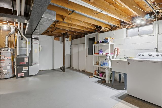 25 Yarkerdale Drive, Greece, NY 14615