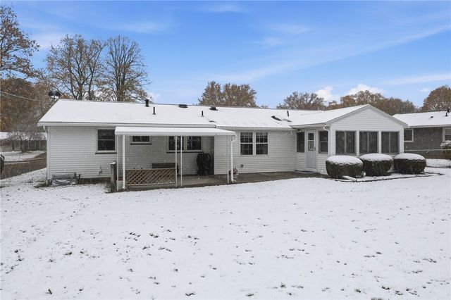 25 Yarkerdale Drive, Greece, NY 14615