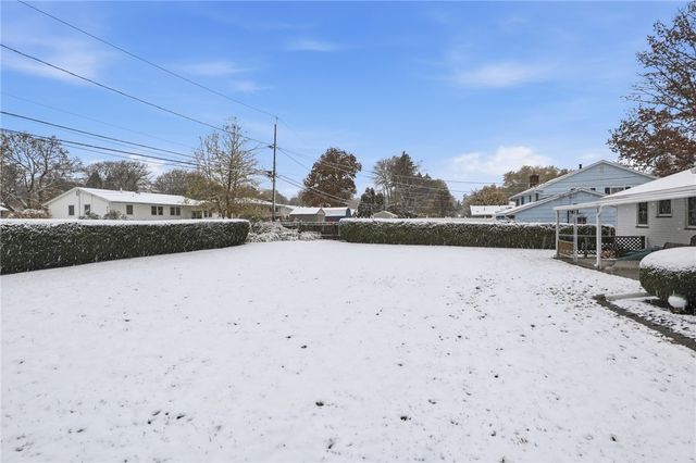 25 Yarkerdale Drive, Greece, NY 14615