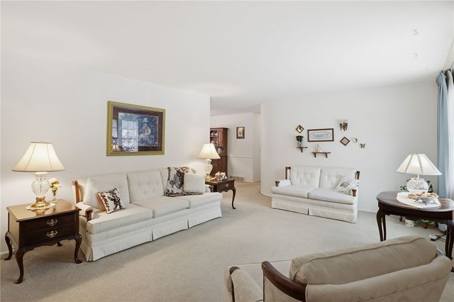 25 Yarkerdale Drive, Greece, NY 14615