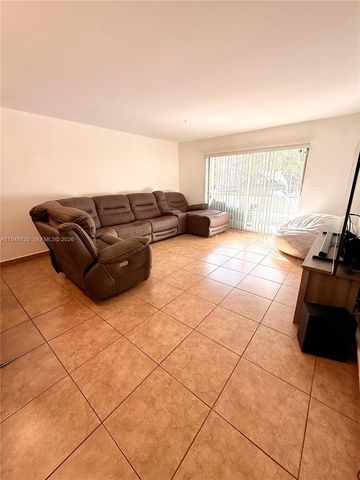 5790 Stirling Rd 104, Hollywood, FL 33021