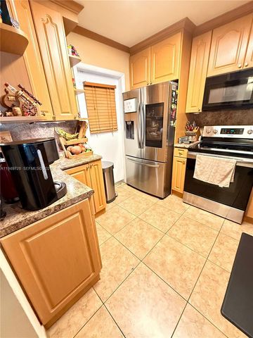 5790 Stirling Rd 104, Hollywood, FL 33021