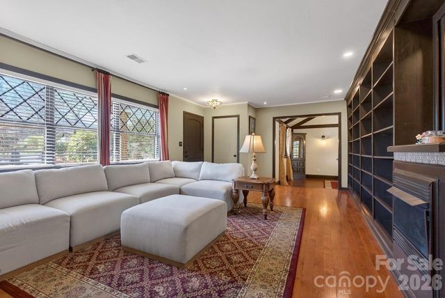 95 Whitney Avenue, Tryon, NC 28782