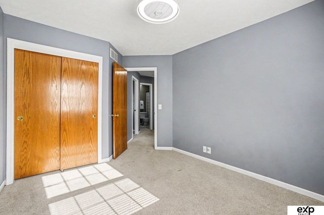 5027 S 164 Street, Omaha, NE 68135