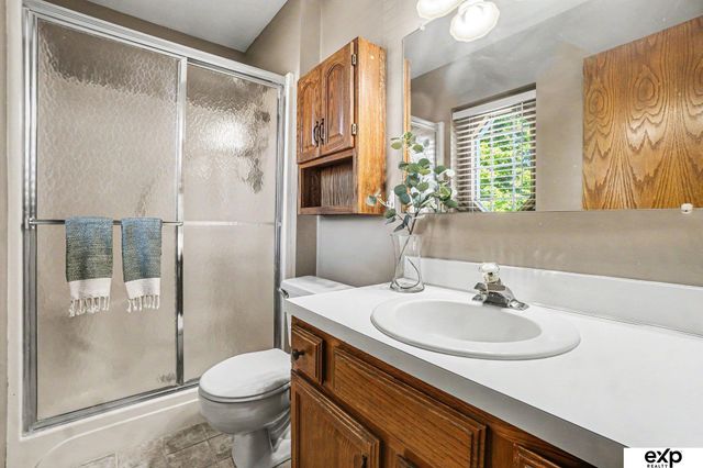 5027 S 164 Street, Omaha, NE 68135