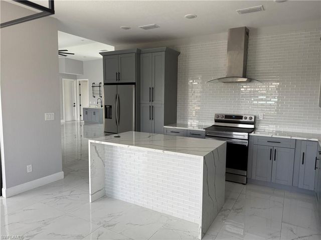 2505 SW 17th PL, Cape Coral, FL 33914