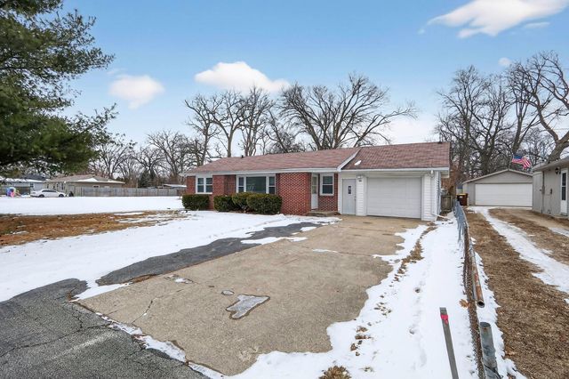 28 Liberty Boulevard, Machesney Park, IL 61115