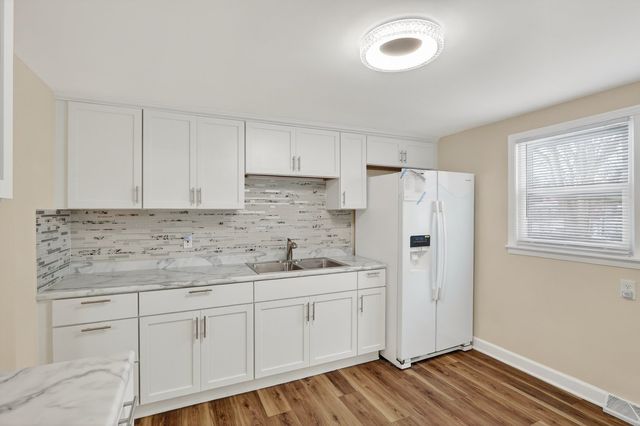 28 Liberty Boulevard, Machesney Park, IL 61115