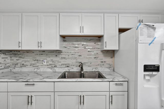 28 Liberty Boulevard, Machesney Park, IL 61115