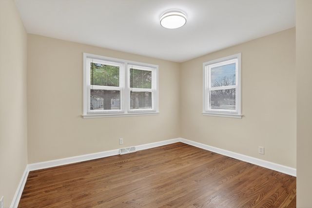 28 Liberty Boulevard, Machesney Park, IL 61115