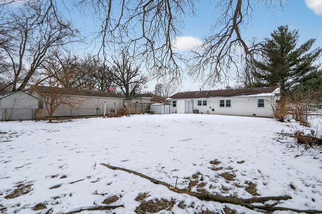 28 Liberty Boulevard, Machesney Park, IL 61115