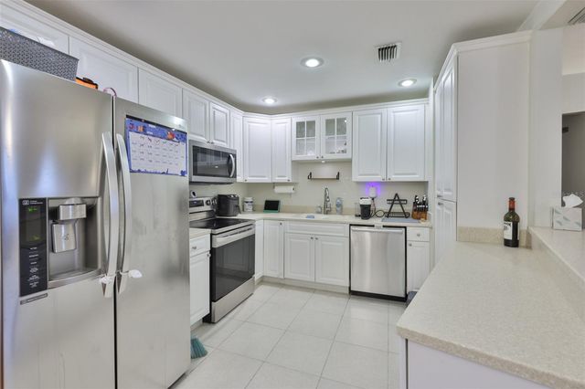 3414 W SAN LUIS STREET, Tampa, FL 33629