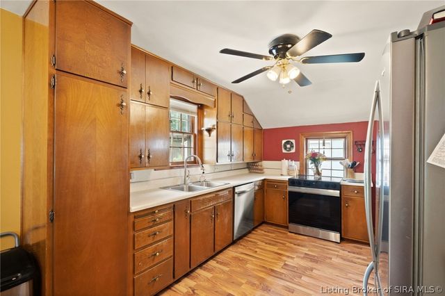 609 W Utica Street, Sellersburg, IN 47172