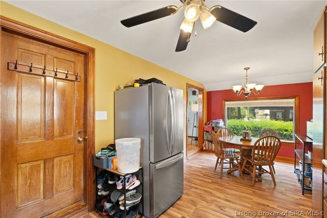 609 W Utica Street, Sellersburg, IN 47172