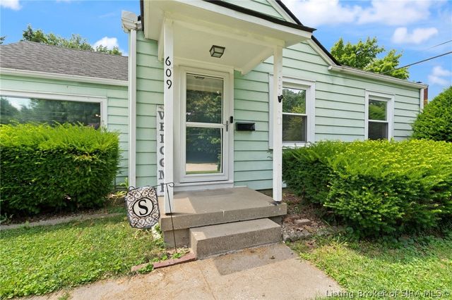 609 W Utica Street, Sellersburg, IN 47172