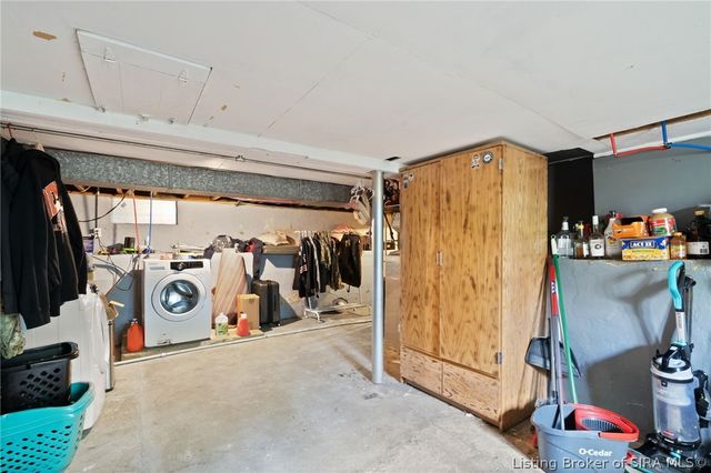 609 W Utica Street, Sellersburg, IN 47172
