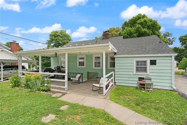 609 W Utica Street, Sellersburg, IN 47172