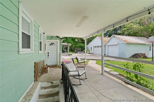 609 W Utica Street, Sellersburg, IN 47172