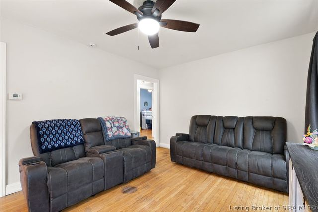 609 W Utica Street, Sellersburg, IN 47172