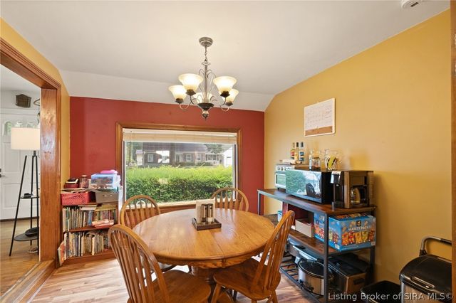 609 W Utica Street, Sellersburg, IN 47172