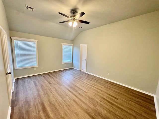 8225 NW 83rd Place, Oklahoma City, OK 73132