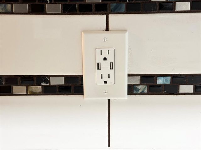 8225 NW 83rd Place, Oklahoma City, OK 73132