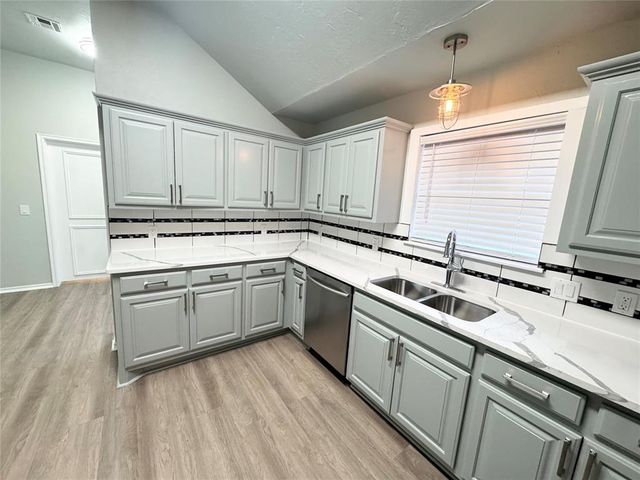 8225 NW 83rd Place, Oklahoma City, OK 73132