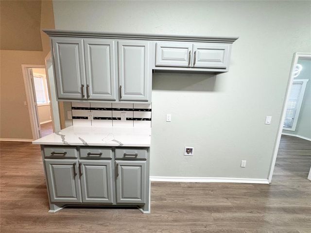 8225 NW 83rd Place, Oklahoma City, OK 73132